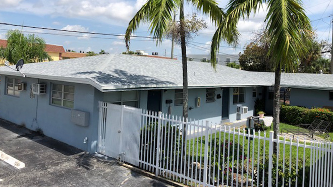 Image of a home in Hollywood Florida with a new shingle roof