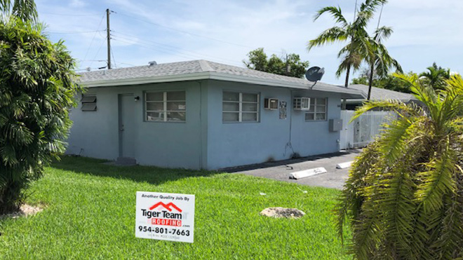 Image of a home in Hollywood Florida with a new shingle roof